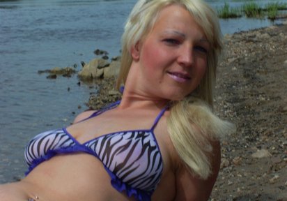 Amateur  HotLilly