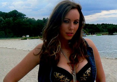 Amateur  Adeline