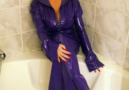 Amateur  LatexSabrina