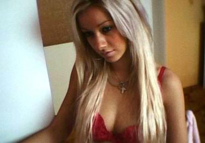 Amateur  WildeMonica
