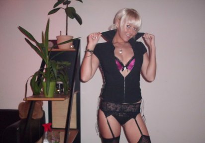 Amateur  HotMelina