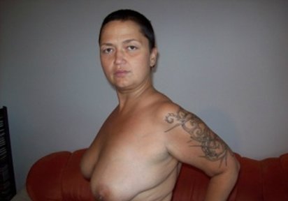Amateur  Elleanor