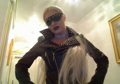 Amateur  DivaBizarre