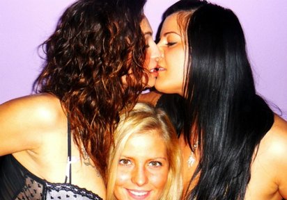 Amateur  MiaDiamond+CindyLoves+CandySophie