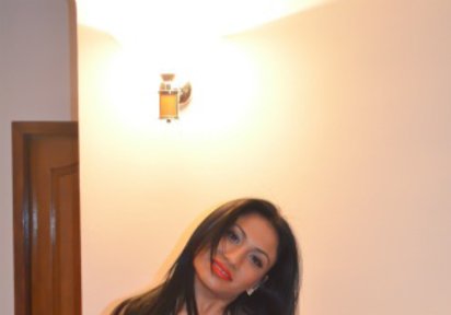 Amateur  Gyanna