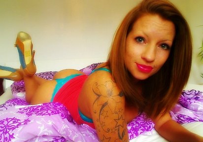 Amateur  AnniDeluxe