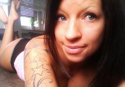 Amateur  AnniDeluxe