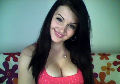 Amateur  RonieBrunette